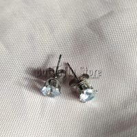 Engarzada perla blanca (1448)